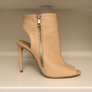 Sophisticated Leather Peep Toe Booties Sz 7